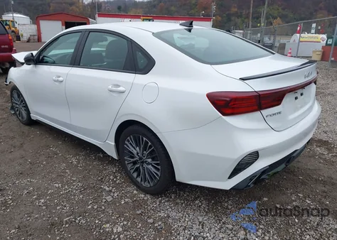 2022 Kia Forte Gt-Line z USA, uszkodzony, nr VIN 3KPF54AD3NE435341